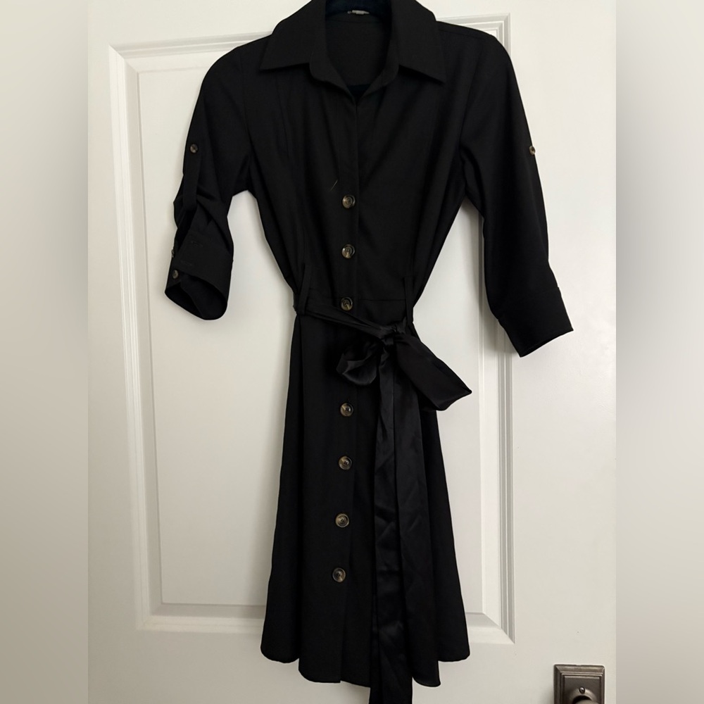 ANN Taylor button up dress with sash belt. Size 0